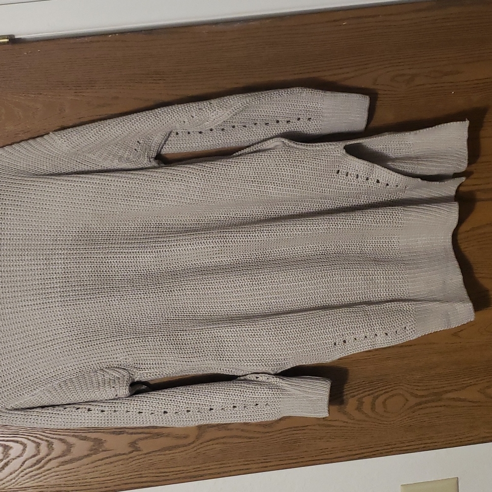 🔥New boutique beige cable knit cardigan - Picture 16 of 16
